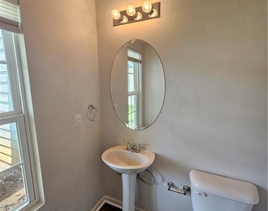 316 Freeman Circle - Photo Thumbnail 1