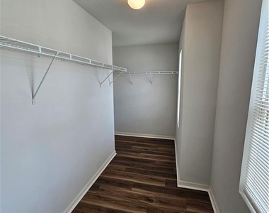 316 Freeman Circle - Photo Thumbnail 7