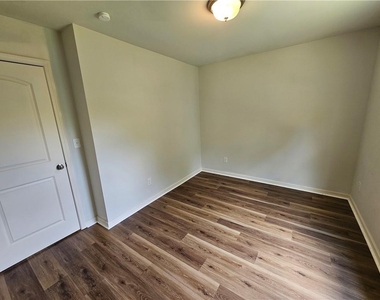 316 Freeman Circle - Photo Thumbnail 10