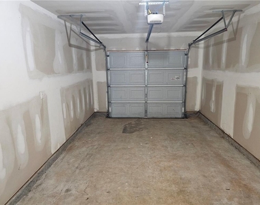 316 Freeman Circle - Photo Thumbnail 13