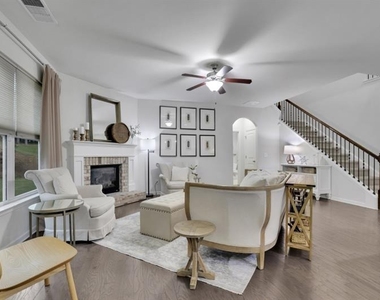 6185 Vista Crossing Way - Photo Thumbnail 9