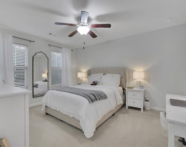 6185 Vista Crossing Way - Photo Thumbnail 30