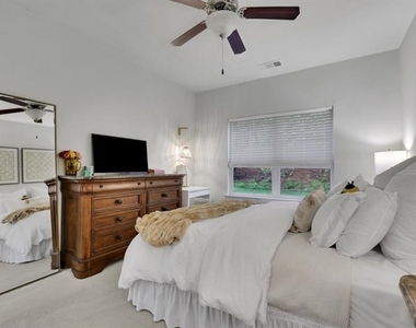 6185 Vista Crossing Way - Photo Thumbnail 19