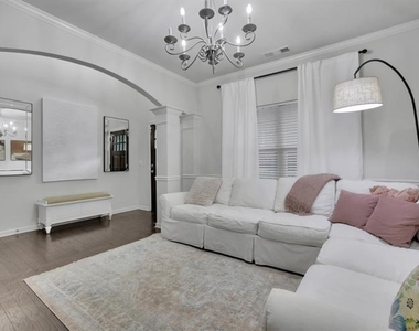 6185 Vista Crossing Way - Photo Thumbnail 8