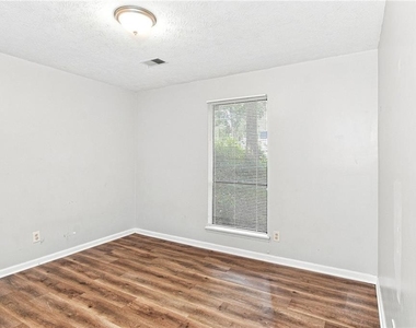 1515 Captain Thomas Court - Photo Thumbnail 9