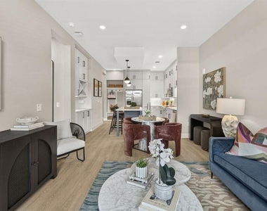715 E College Avenue - Photo Thumbnail 2