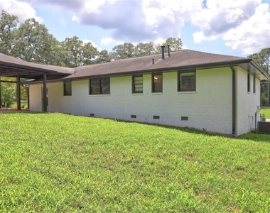 970 Oglethorpe Avenue - Photo Thumbnail 5