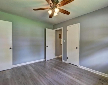 970 Oglethorpe Avenue - Photo Thumbnail 19