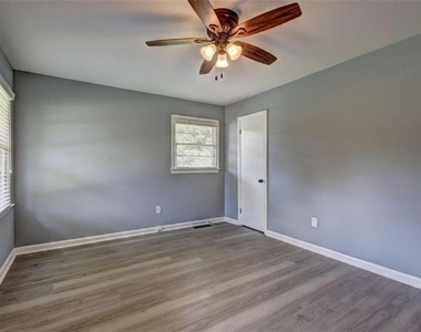 970 Oglethorpe Avenue - Photo Thumbnail 28