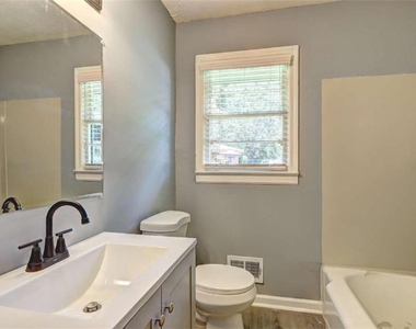 970 Oglethorpe Avenue - Photo Thumbnail 30