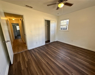 5172 Ridge Forest Drive - Photo Thumbnail 7