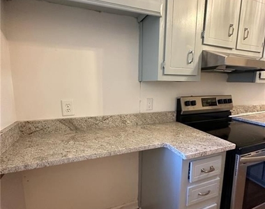 5172 Ridge Forest Drive - Photo Thumbnail 13