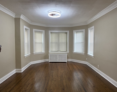 10240 S Eberhart Avenue - Photo Thumbnail 5