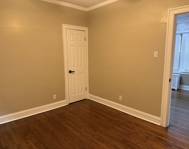 10240 S Eberhart Avenue - Photo Thumbnail 24
