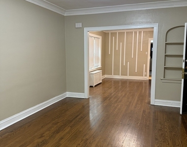 10240 S Eberhart Avenue - Photo Thumbnail 8