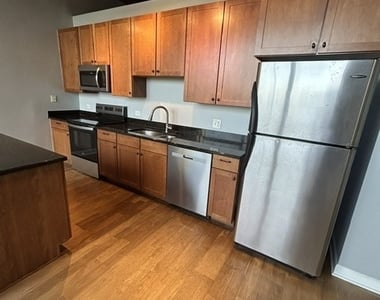4131 W Belmont Avenue - Photo Thumbnail 8