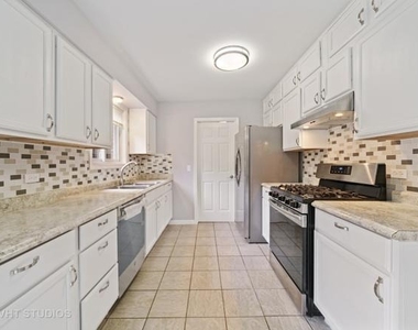 450 Valley Drive - Photo Thumbnail 4