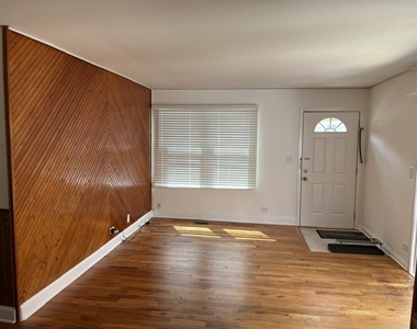 1805 Jamestown Circle - Photo Thumbnail 4