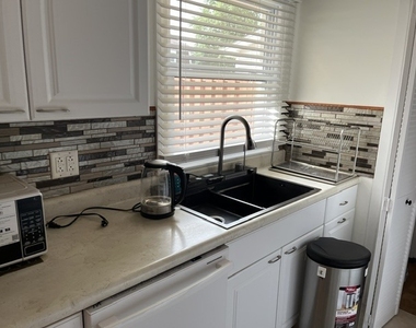 1805 Jamestown Circle - Photo Thumbnail 8