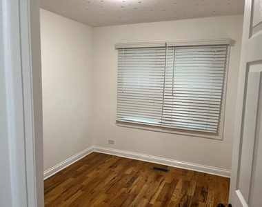 1805 Jamestown Circle - Photo Thumbnail 13