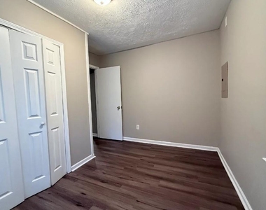 205 Harper Street - Photo Thumbnail 8