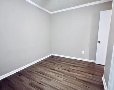 205 Harper Street - Photo Thumbnail 9