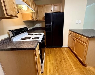 410 Candler Park Drive Ne - Photo Thumbnail 4