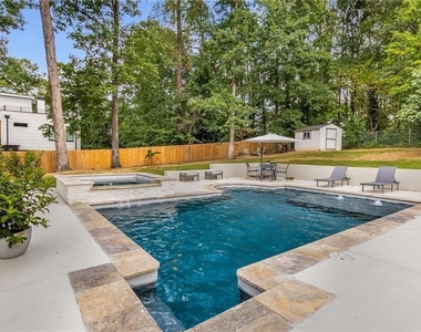 2522 Wawona Drive Ne - Photo Thumbnail 2