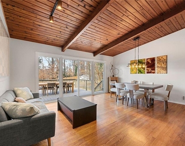 2522 Wawona Drive Ne - Photo Thumbnail 6