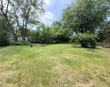 8517 W 87th Place - Photo Thumbnail 3