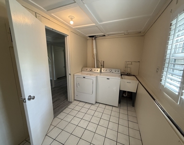 8517 W 87th Place - Photo Thumbnail 37
