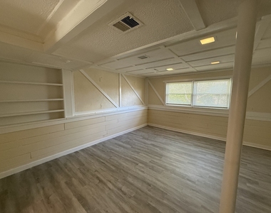 8517 W 87th Place - Photo Thumbnail 19