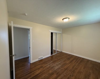 8517 W 87th Place - Photo Thumbnail 22