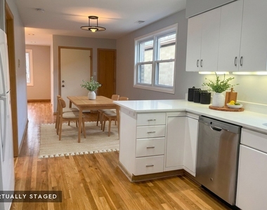 449 W 37th Street - Photo Thumbnail 9