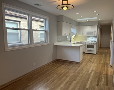 449 W 37th Street - Photo Thumbnail 6