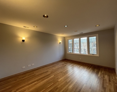 449 W 37th Street - Photo Thumbnail 4