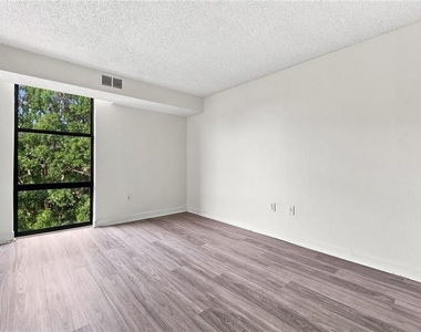 375 Ralph Mcgill Boulevard Ne - Photo Thumbnail 14