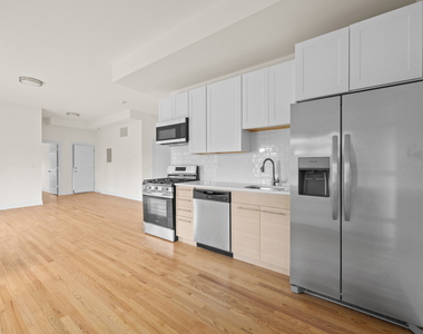 3107 N Harding Avenue - Photo Thumbnail 6