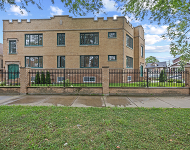 3107 N Harding Avenue - Photo Thumbnail 1