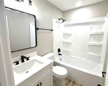 2338 Carnation Drive - Photo Thumbnail 6
