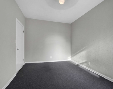 6225 S Dorchester Avenue - Photo Thumbnail 12
