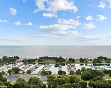 2626 N Lakeview Avenue - Photo Thumbnail 14