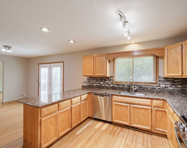 2805 Breckenridge Circle - Photo Thumbnail 10