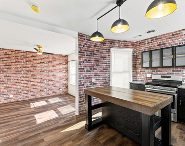 238 W 31st Street - Photo Thumbnail 3
