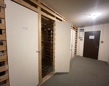 725 W Huntington Commons Road - Photo Thumbnail 14