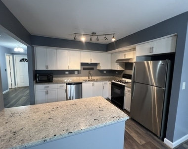 801 N Tamarac Boulevard - Photo Thumbnail 2