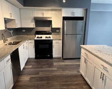 801 N Tamarac Boulevard - Photo Thumbnail 3