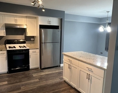 801 N Tamarac Boulevard - Photo Thumbnail 4