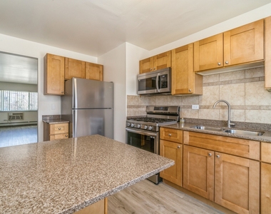 404 Inland Drive - Photo Thumbnail 2