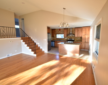 907 S Elmhurst Road - Photo Thumbnail 3